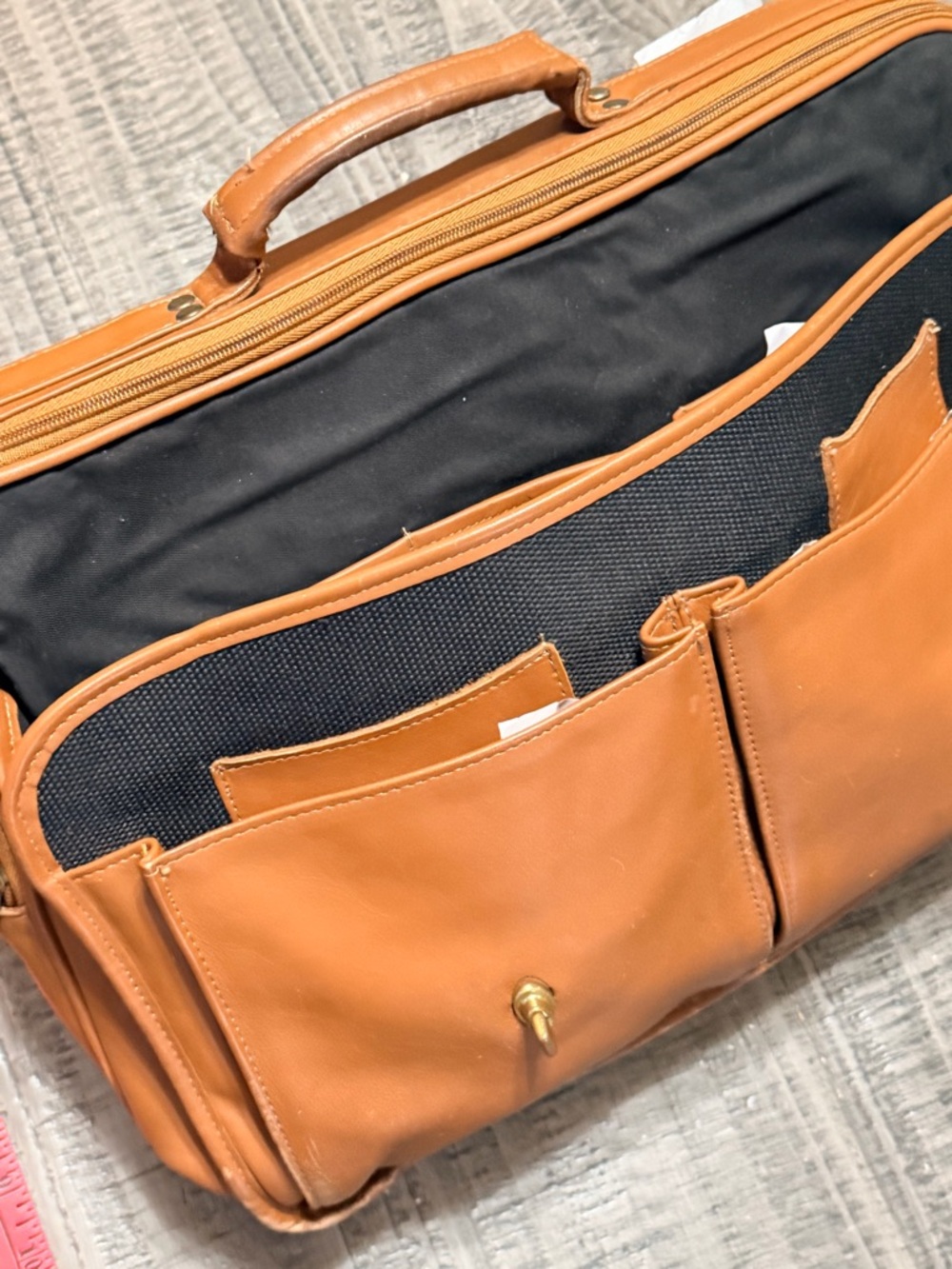 Vtg.. 90’s Coach Leather Briefcase in Tan Cognac Brown (No Shoulder Strap) - Picture 10 of 16